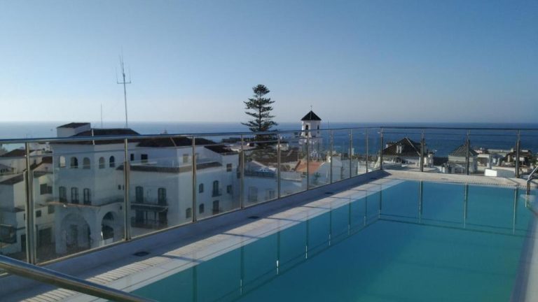 ⭐⭐ Hotel Mena Plaza Nerja – Nice hotel with swimming pool in Plaza España