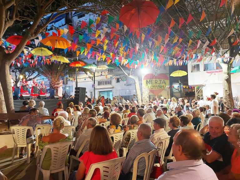 ▷ Veladilla de San Miguel. A beautiful festival in “Las Protegidas” neighborhood of Nerja.