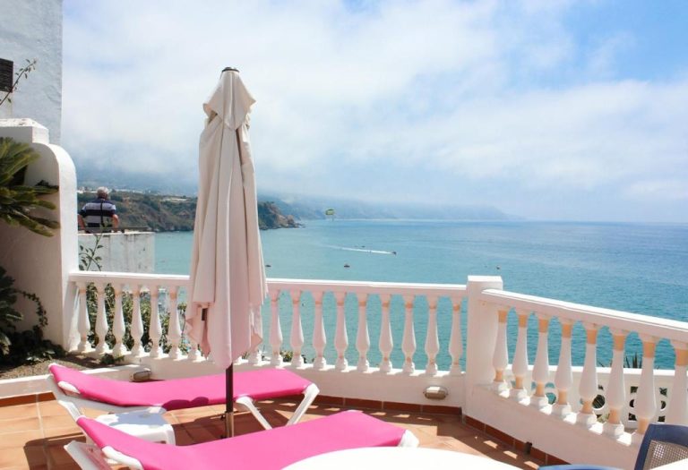 ⭐ Hotel Paraíso del Mar in Nerja → Fantastic Hotel with pool & sea views 🥰