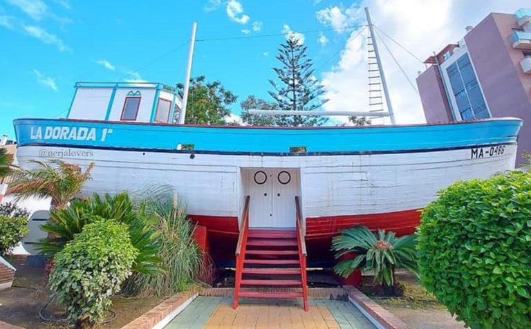 ⚓ El Barco de Chanquete en Nerja. ¿Es el barco real de la serie Verano Azul?